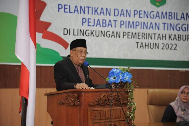 Lantik 8 pejabat